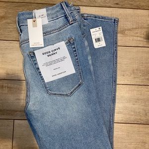 Good American skinny’s. Brand New with tags!!! Super soft and stretchy. Size 4!